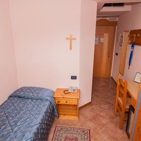 Hotel Vittoria Рива-дель-Гарда Номер фото