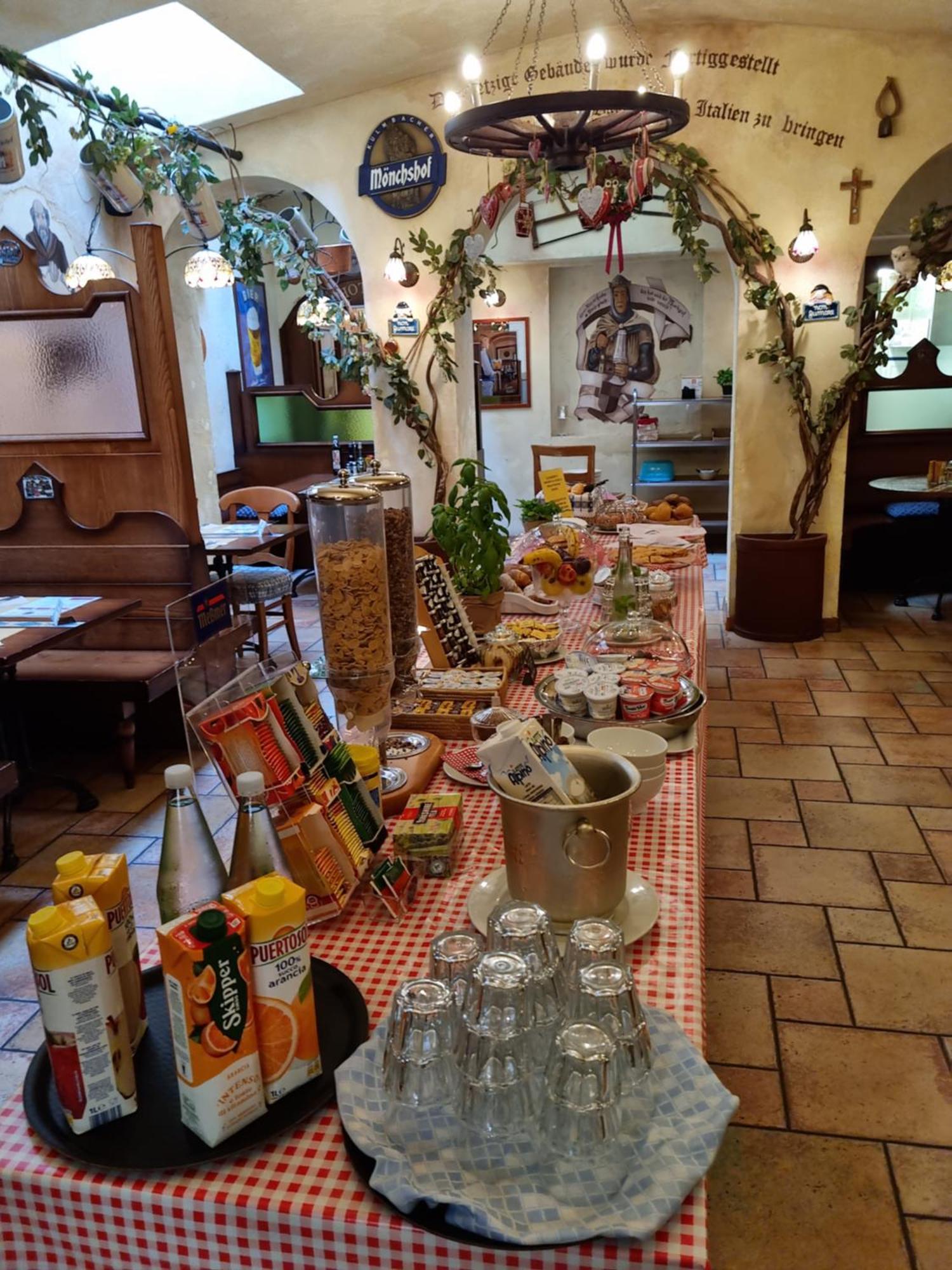 Hotel Vittoria Рива-дель-Гарда Экстерьер фото
